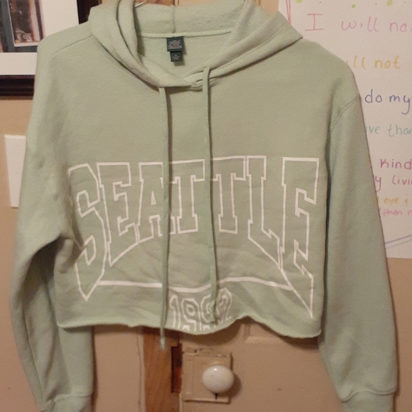 NWOT Seattle 1992 crop top hoodie 💦 - Picture 3 of 5